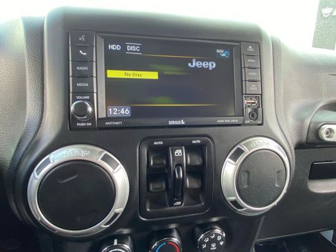 Used 2017 Jeep Wrangler Unlimited Sahara AWD/4WD image 26