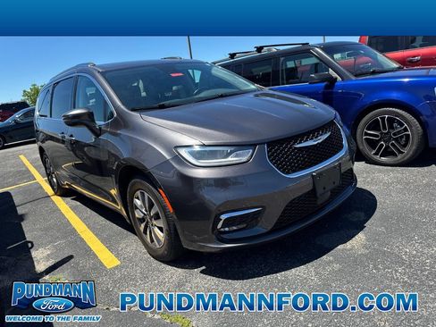 Used 2021 Chrysler Pacifica Touring-L FWD image 1