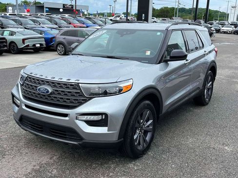Used 2022 Ford Explorer XLT w/ Equipment Group 202A AWD/4WD image 34