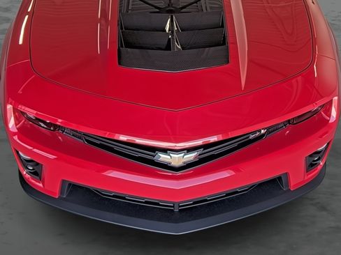 Used 2013 Chevrolet Camaro ZL1 w/ Gray Stripe Package RWD image 18