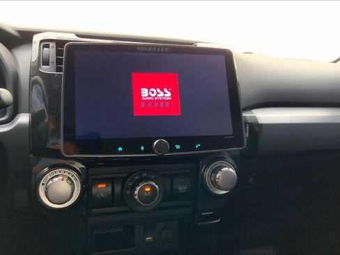 Used 2020 Toyota 4Runner TRD Off-Road AWD/4WD image 34
