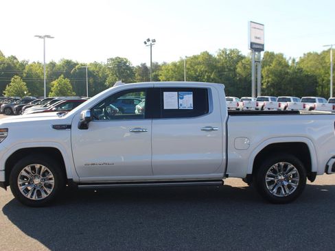 Used 2025 GMC Sierra 1500 Denali w/ Technology Package AWD/4WD image 4