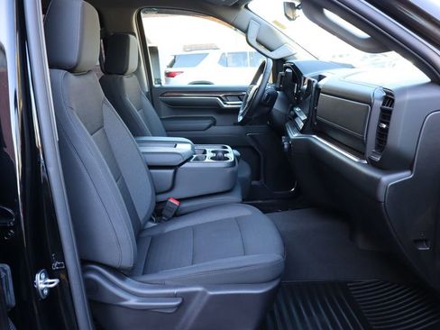 Used 2024 Chevrolet Silverado 1500 LT image 45