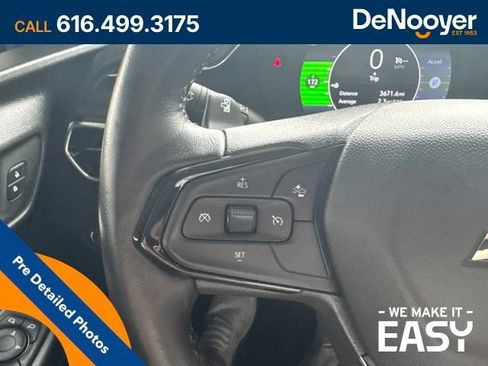 Used 2023 Chevrolet Bolt EUV LT w/ Comfort Package FWD image 12