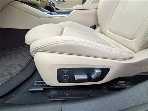 Used 2021 BMW 330i xDrive Sedan w/ Convenience Package image 18