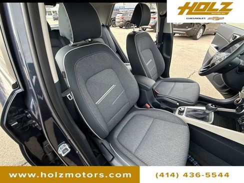 Used 2025 Hyundai Venue Limited image 27