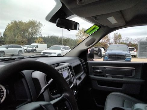 Used 2017 RAM 5500 Tradesman w/ Power & Remote Entry Group image 15