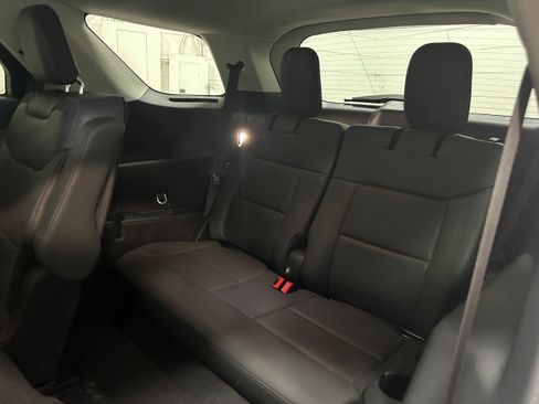 Used 2025 Ford Explorer Active w/ Active Comfort Package AWD/4WD image 12