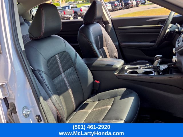 Used 2024 Nissan Altima 2.5 SR FWD image 17