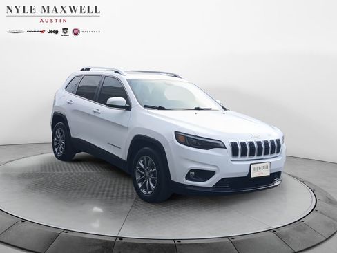 Used 2019 Jeep Cherokee Latitude Plus image 2