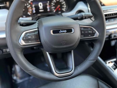 Used 2025 Jeep Compass Limited AWD/4WD image 33