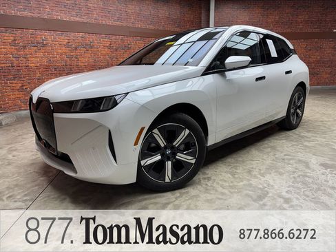 Used 2026 BMW iX xDrive45 image 1