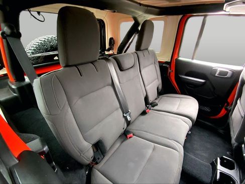 Used 2018 Jeep Wrangler Unlimited Sport S AWD/4WD image 18