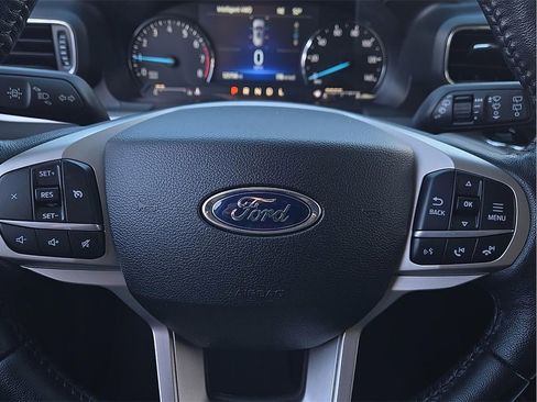 Used 2022 Ford Explorer XLT w/ Equipment Group 202A image 15