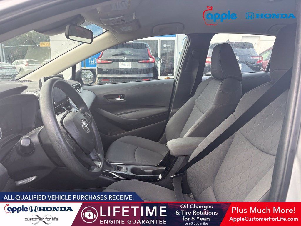 Used 2020 Toyota Corolla LE FWD image 6