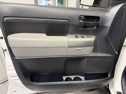 Used 2012 Toyota Tundra 4x4 CrewMax image 10