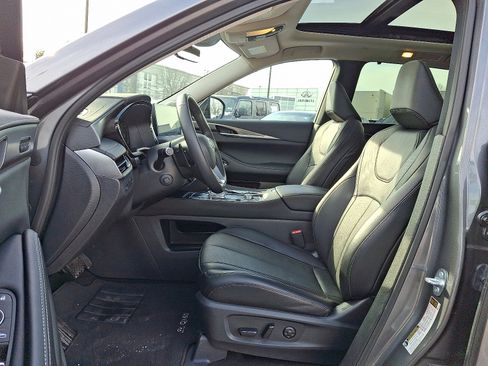 Certified 2025 INFINITI QX60 Luxe image 14