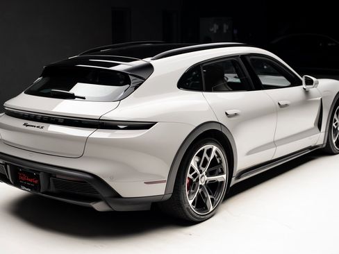 Used 2023 Porsche Taycan 4S image 31