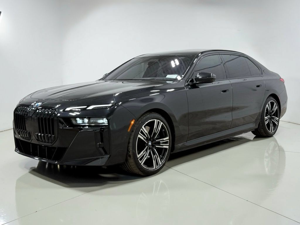Used 2023 BMW i7 xDrive60 AWD/4WD image 9