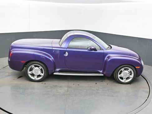 Used 2004 Chevrolet SSR w/ Preferred Equipment Group image 38