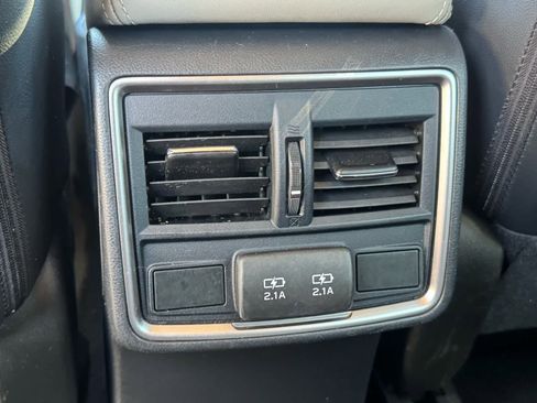 Used 2021 Subaru Forester Limited image 15