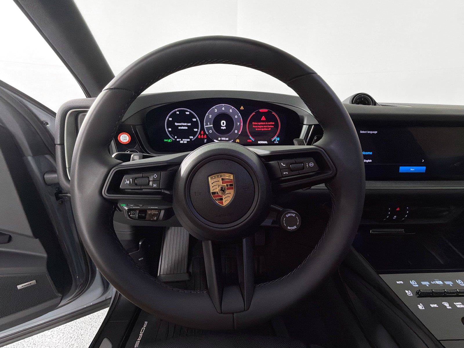 Certified 2025 Porsche Cayenne AWD/4WD image 20
