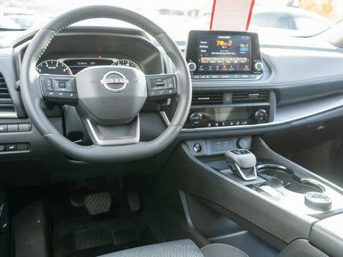 Certified 2025 Nissan Rogue SV image 13