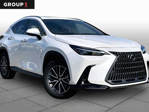 Used 2025 Lexus NX 250 FWD w/ Premium Package image 3