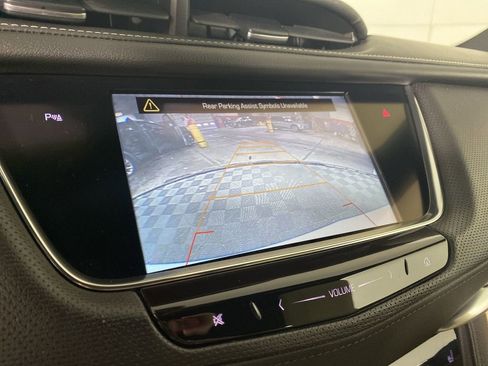 Used 2017 Cadillac XT5 Luxury w/ Driver Awareness Package image 18