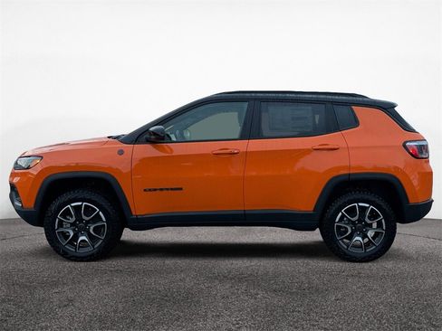 New 2026 Jeep Compass Trailhawk w/ Trailer Tow Group image 2