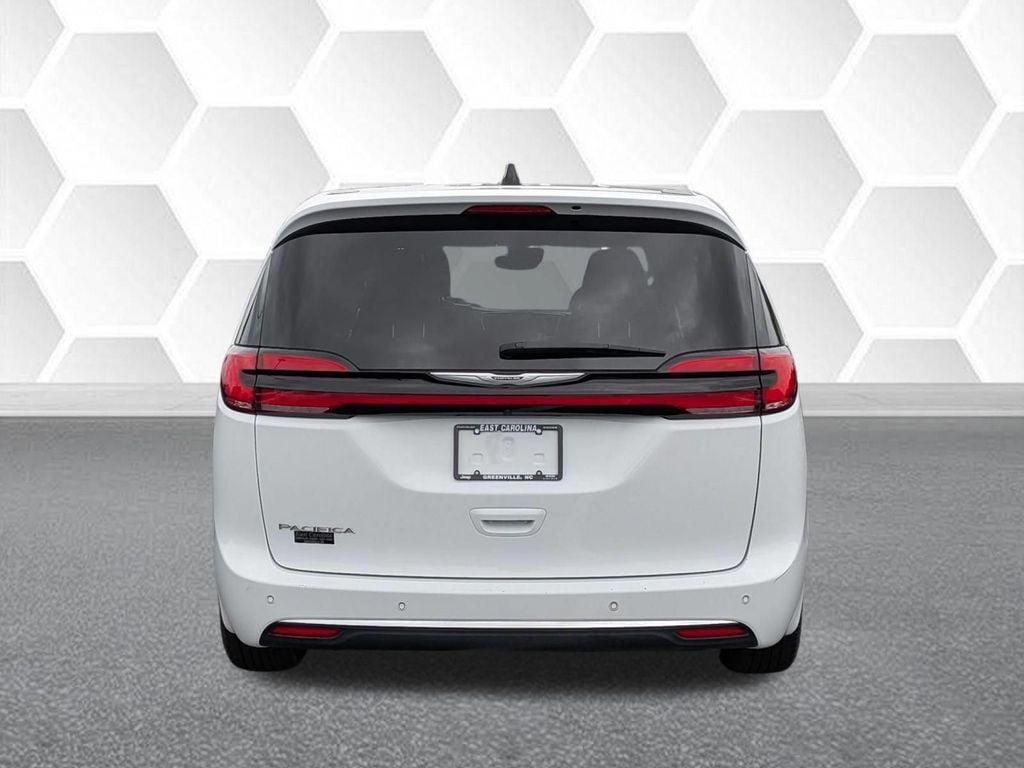Certified 2025 Chrysler Pacifica Select FWD image 4
