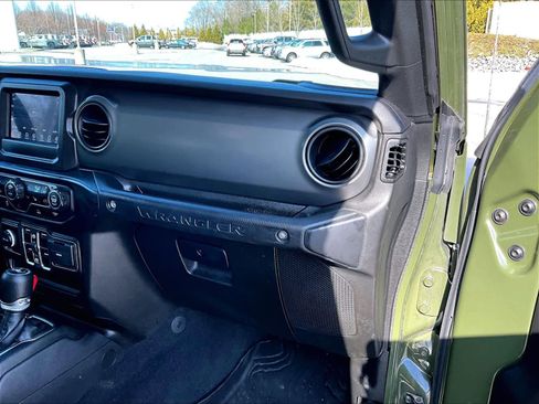 Used 2023 Jeep Wrangler Unlimited w/ Cold Weather Group image 13