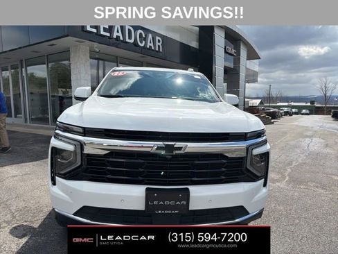 Used 2025 Chevrolet Suburban LS image 9