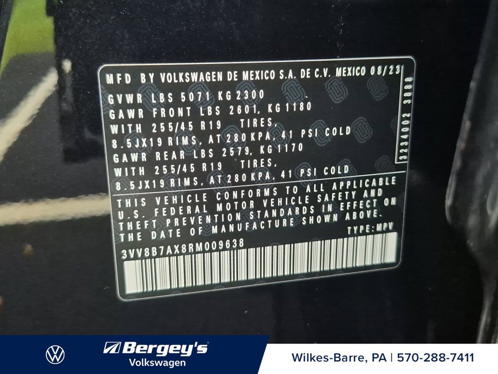 Certified 2024 Volkswagen Tiguan SE R-Line AWD/4WD image 31