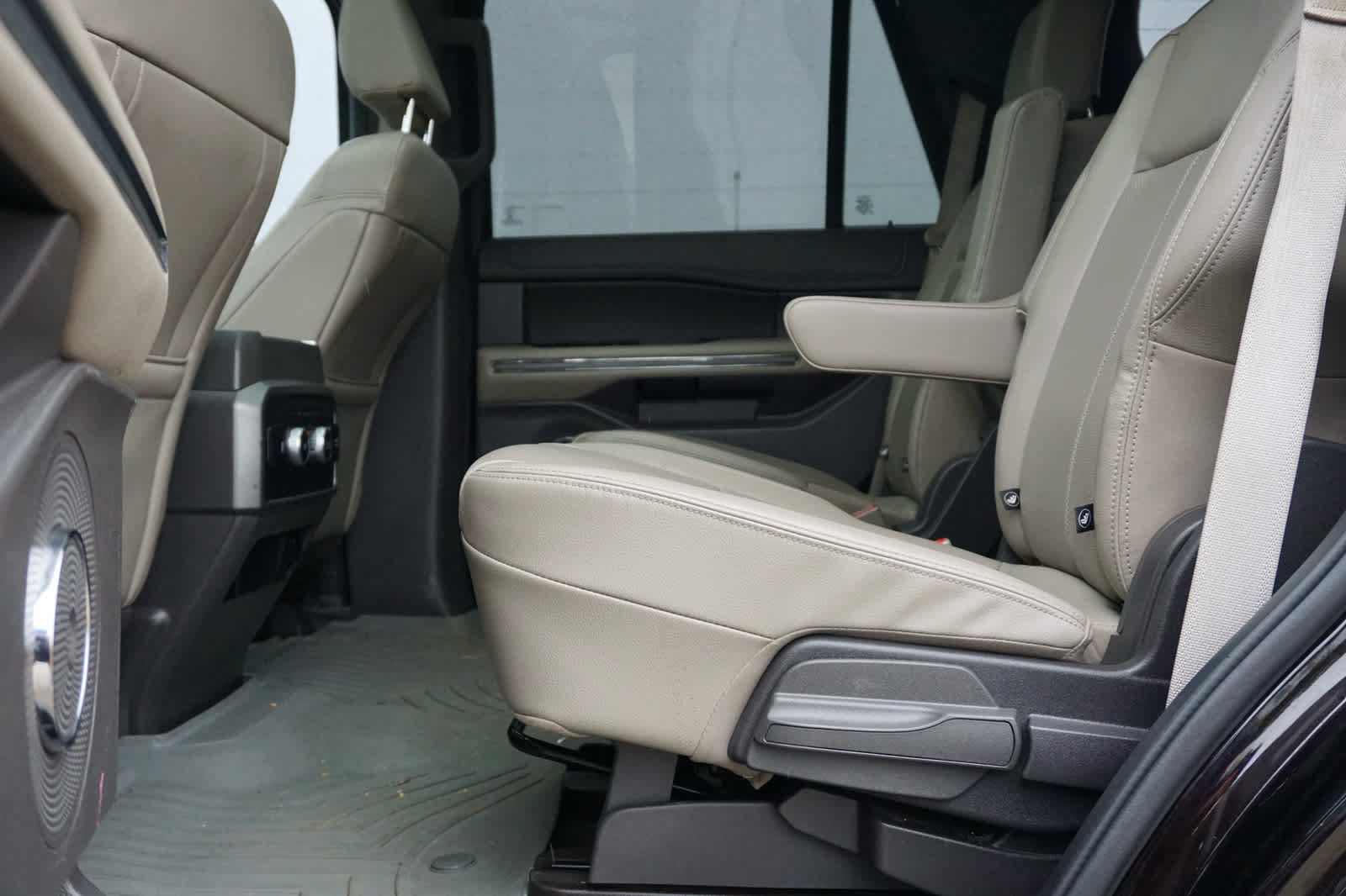 Used 2021 Ford Expedition XLT AWD/4WD image 36