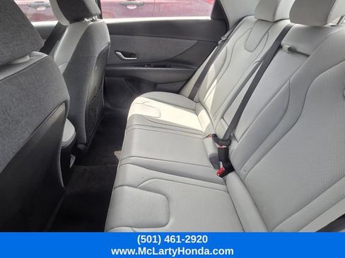 Used 2024 Hyundai Elantra Limited FWD image 9