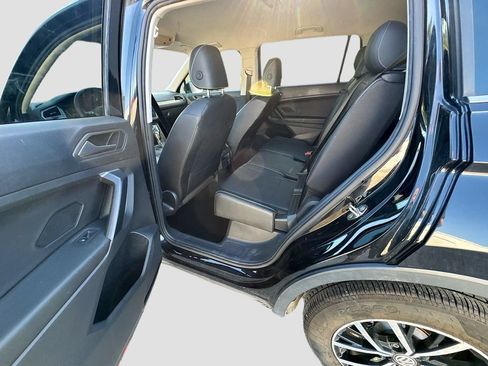 Used 2021 Volkswagen Tiguan SE FWD image 25