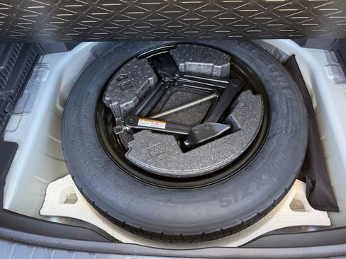 Used 2021 Toyota RAV4 LE image 26