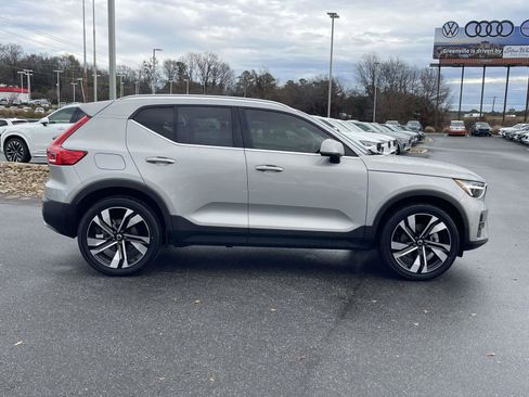 Certified 2023 Volvo XC40 B5 Ultimate w/ Climate Package image 8