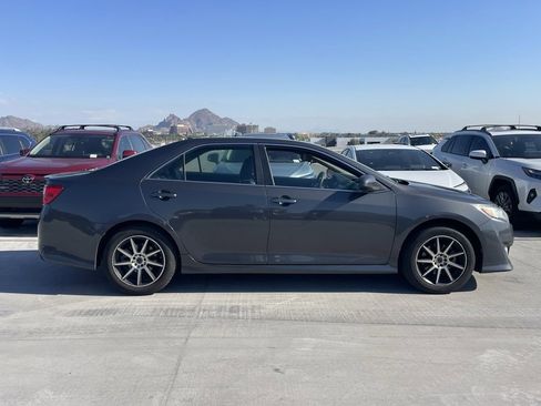 Used 2012 Toyota Camry SE image 3