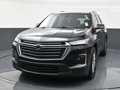 Used 2023 Chevrolet Traverse LT FWD image 8