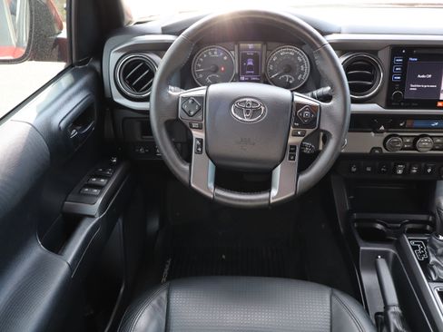 Used 2018 Toyota Tacoma TRD Off-Road w/ TRD Premium Off Road Package image 22