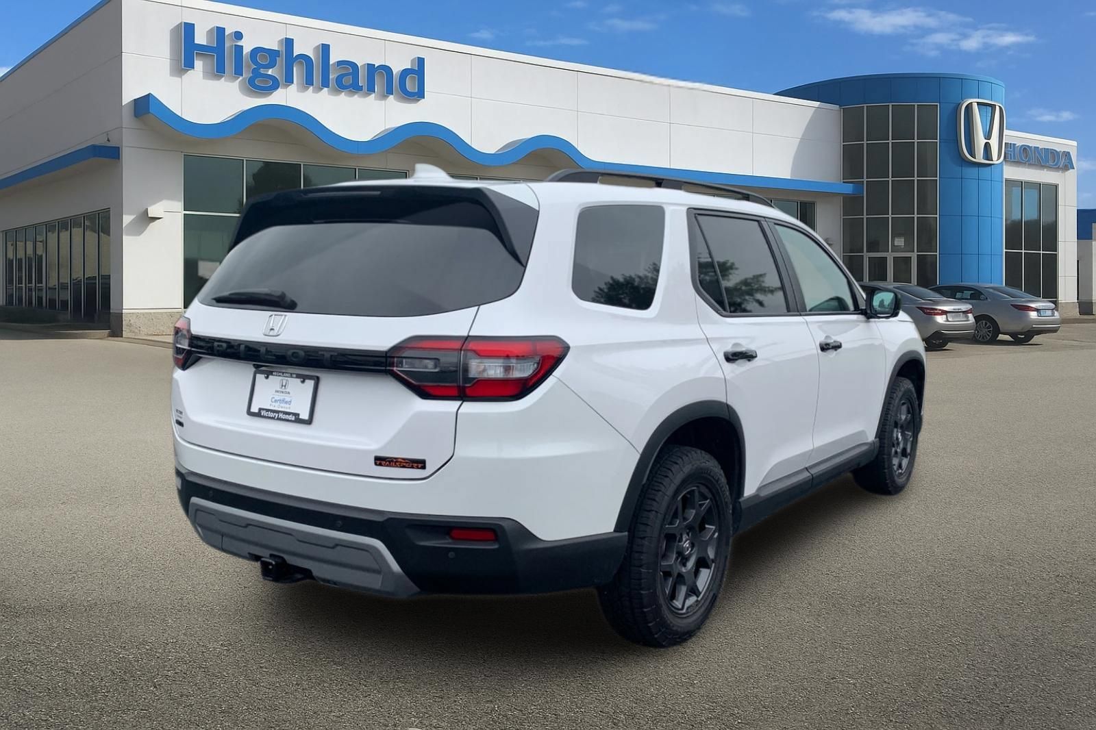 Used 2024 Honda Pilot TrailSport image 5
