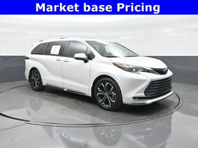 Certified 2025 Toyota Sienna Platinum