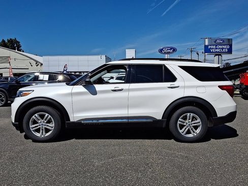 Certified 2023 Ford Explorer XLT w/ Equipment Group 202A AWD/4WD image 7