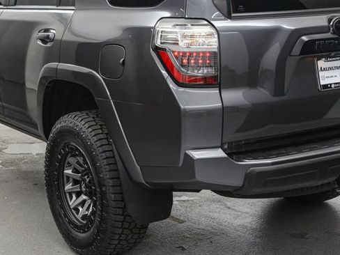 Used 2022 Toyota 4Runner TRD Off-Road Premium AWD/4WD image 9