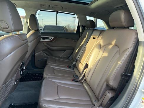 Used 2019 Audi Q7 3.0T Prestige w/ Prestige Package image 19