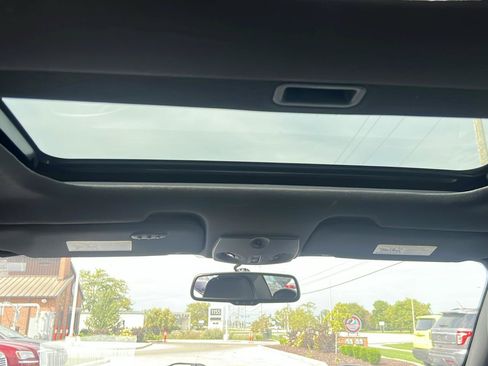 Used 2011 Chrysler 200 Limited FWD image 14