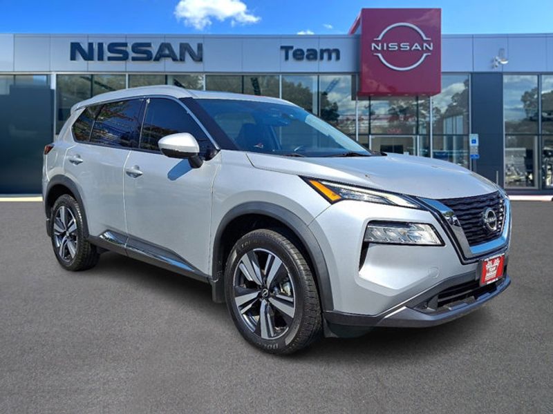 Certified 2022 Nissan Rogue SL image 1