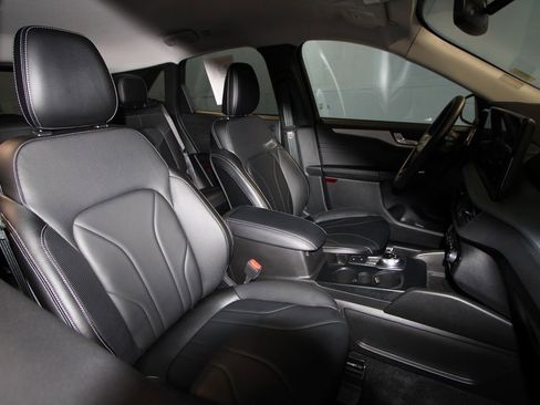 Used 2025 Ford Escape Platinum w/ Premium Technology Package image 24